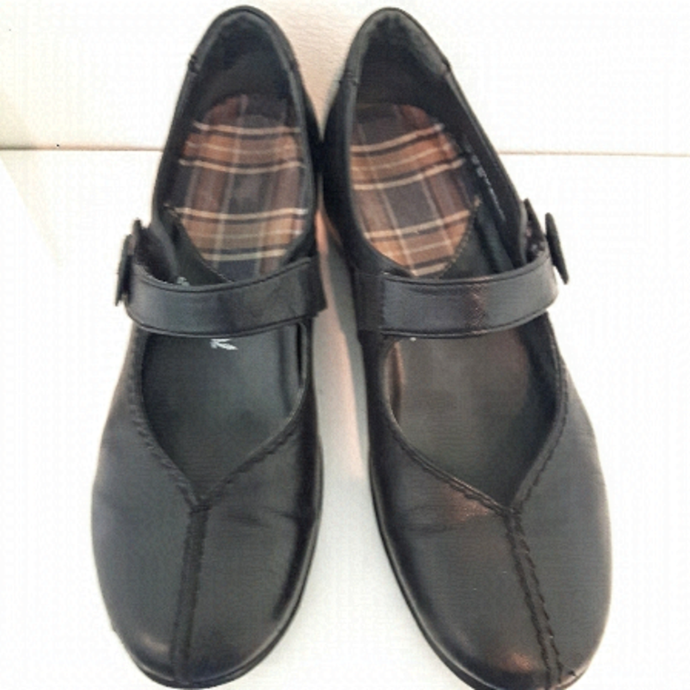 LEATHER Dromedaris Mary Jane Style Shoes. Black Velcro Closure Size 36 (6-6.5)